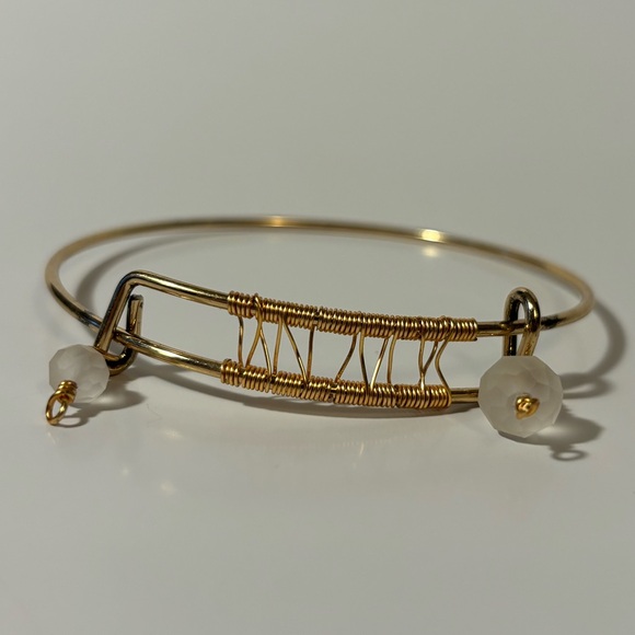 Bracelets - Picture 2 of 6